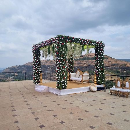 Upper Deck Resort Lonavala Esterno foto